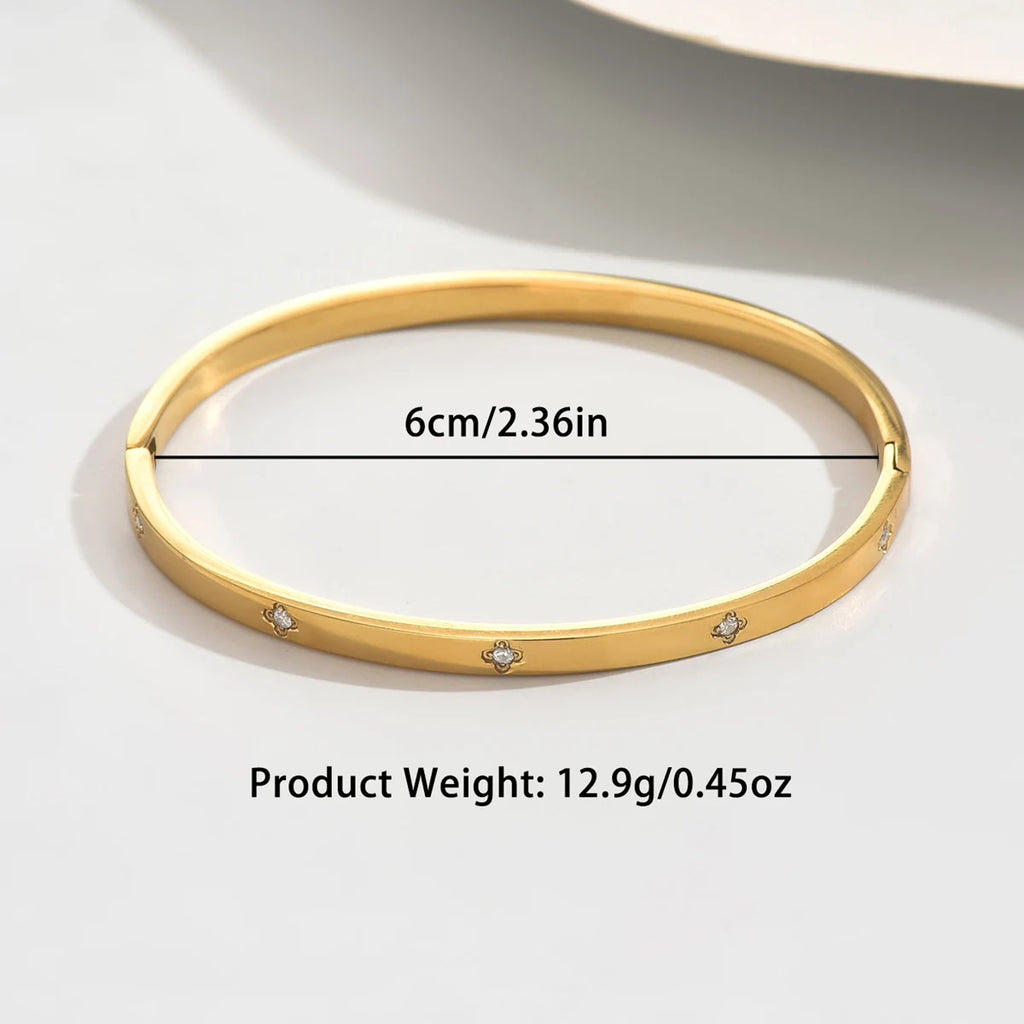 XJH028H A Set Of Fashionable Stainless Steel Bracelet Is A Must-Have For Delicate And Elegant Women